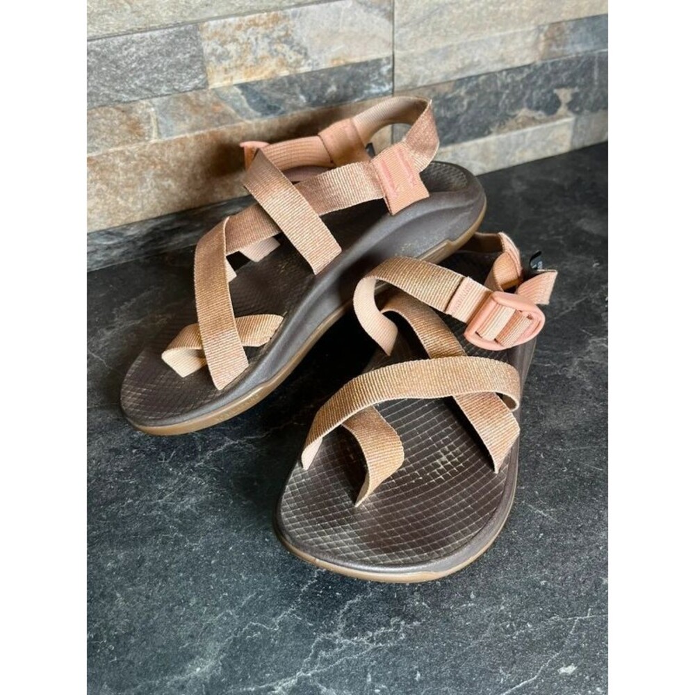 Chaco Brown Pink Gold Rose Women’s 6